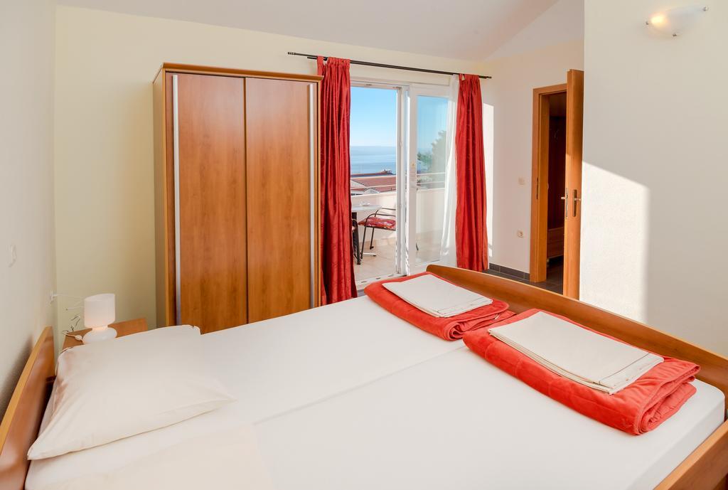 Apartments Vila Adrijana & Fitness Studio Wolf Baska Voda Exterior photo