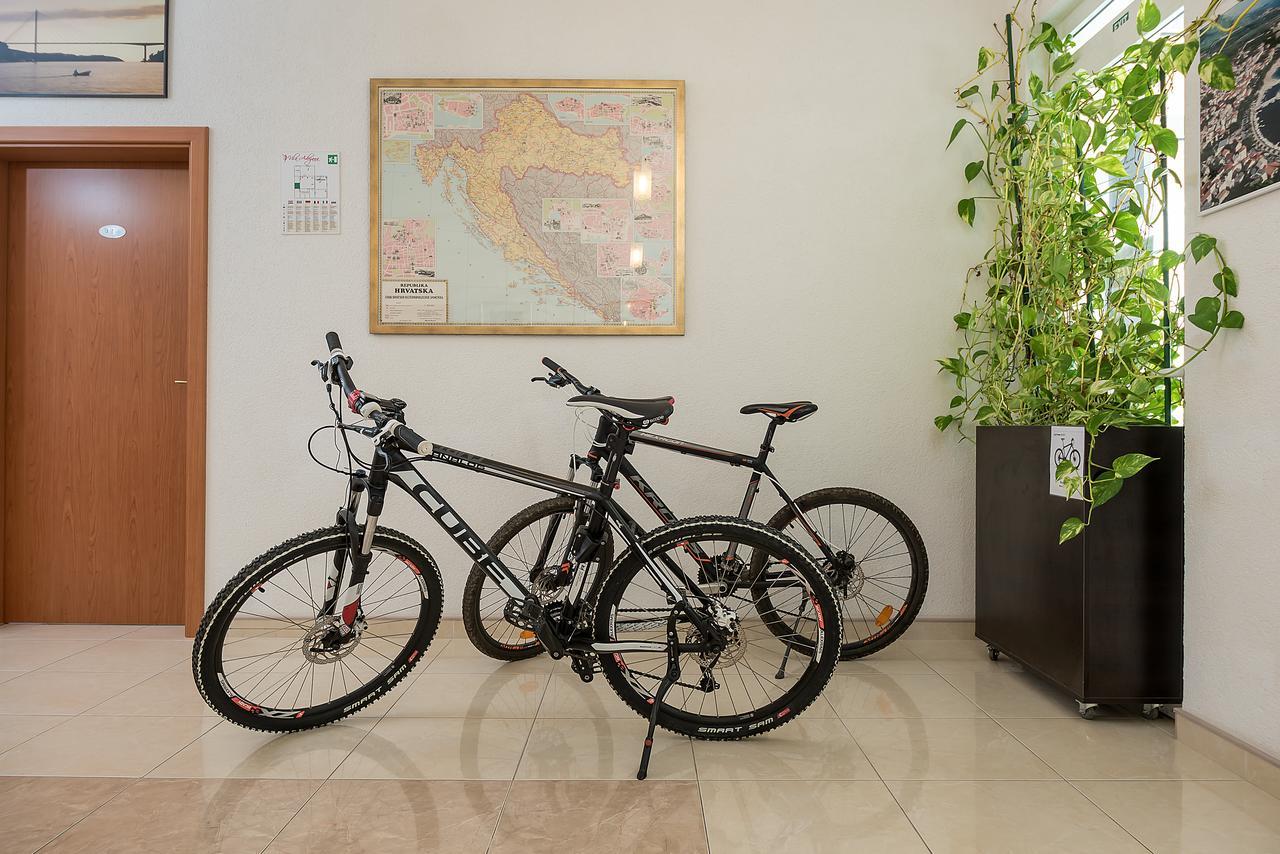 Apartments Vila Adrijana & Fitness Studio Wolf Baska Voda Exterior photo